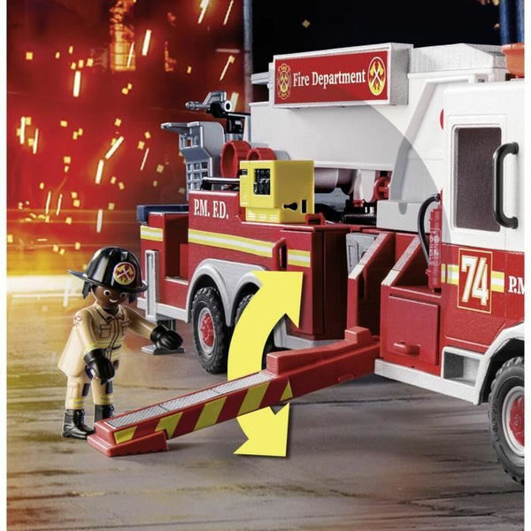 Spielset Fahrzeuge   Playmobil Fire Truck with Ladder 70935         113 Stücke