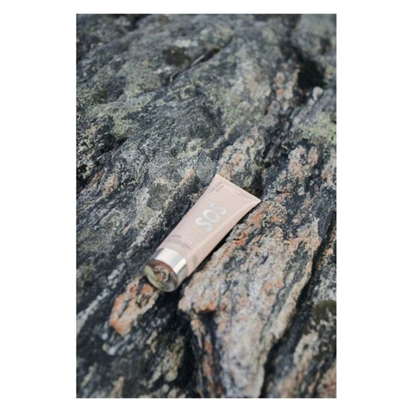 Feuchtigkeitsspendend Gesichtsmaske Mádara Sos 60 ml Luminizer