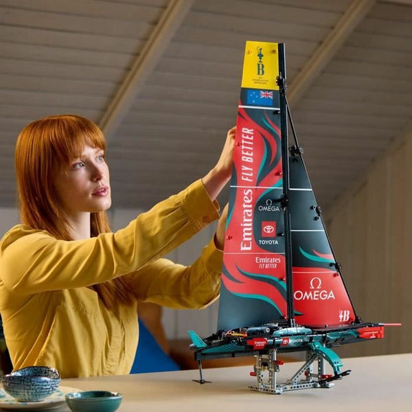 Konstruktionsspiel Lego 42174 Yacht Emirates Team New Zealand AC75 Bunt