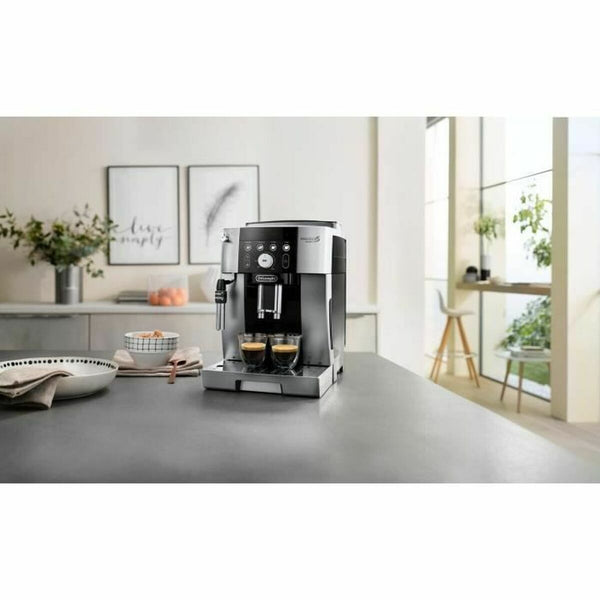 Superautomatische Kaffeemaschine DeLonghi Schwarz Silberfarben 15 bar 1,8 L