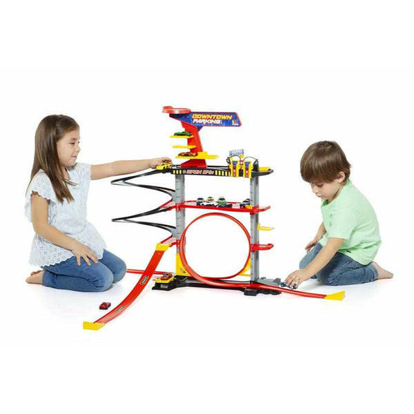 Parkhaus mit Fahrzeugen Moltó