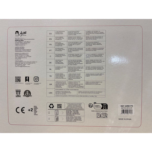 Kleidung für Puppen Arias
